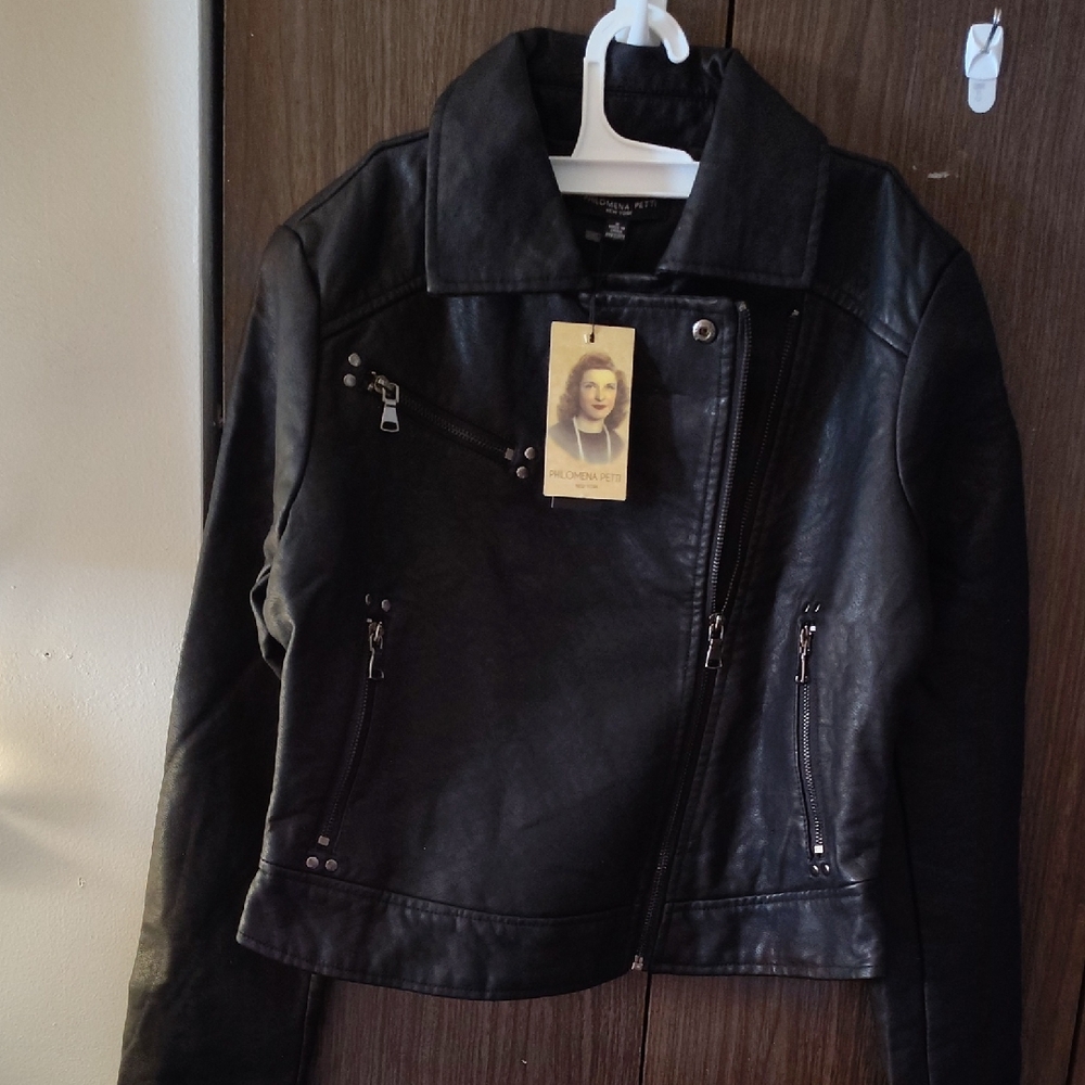 Sleek Black Leather Jacket for Women